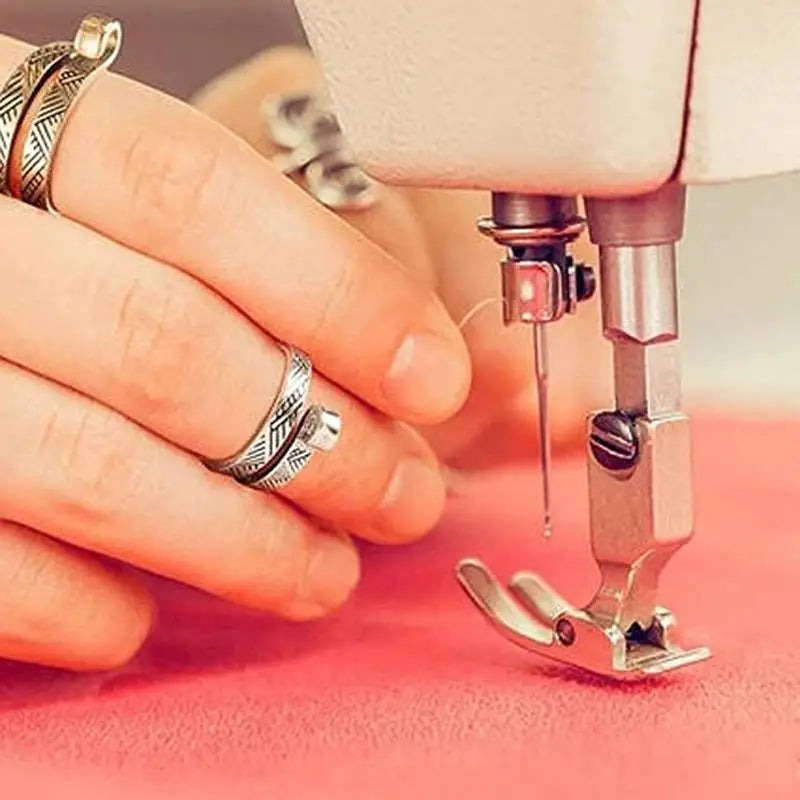 Knitting Crochet Loop Adjustable Open Ring Webbing Crochet Wool Knitting Finger Wear Thimble Yarn Guide Tools Sewing Accessory