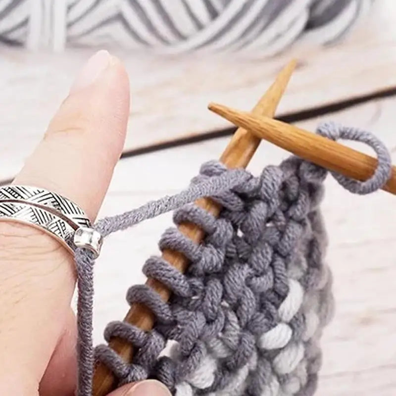 Knitting Crochet Loop Adjustable Open Ring Webbing Crochet Wool Knitting Finger Wear Thimble Yarn Guide Tools Sewing Accessory